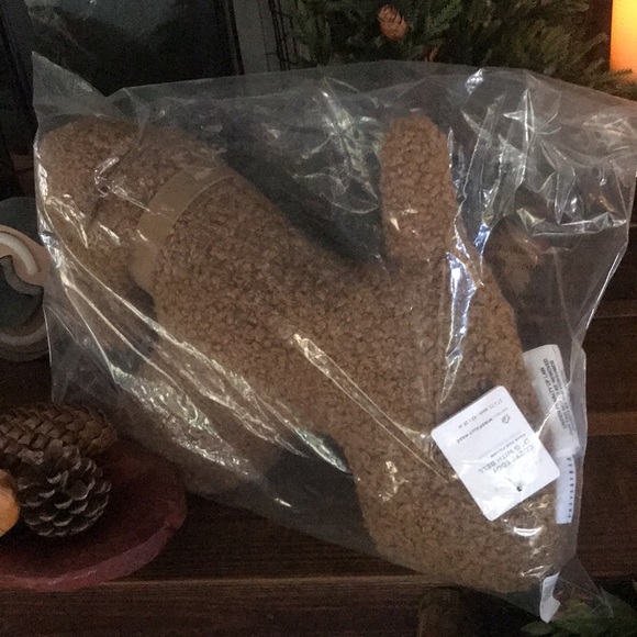 Pottery Barn Cozy Brown Teddy Faux Fur Dog Pillow with Bell Collar 🐕 - Picture 13 of 15